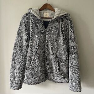 Thread and Supply Cozy Gray Sherpa Teddy Jacket Oversized Size Small